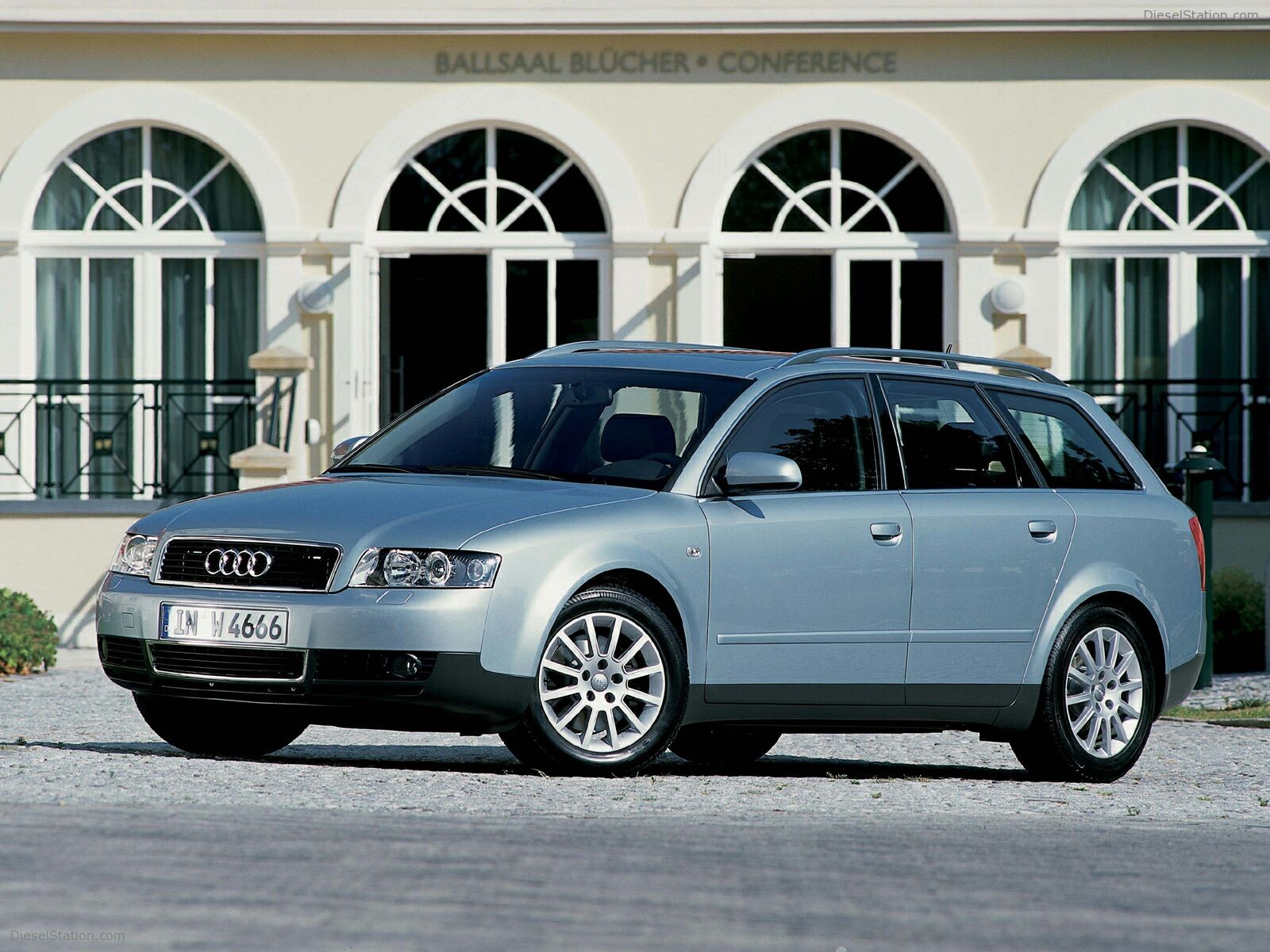 Audi A4 Avant (2000)